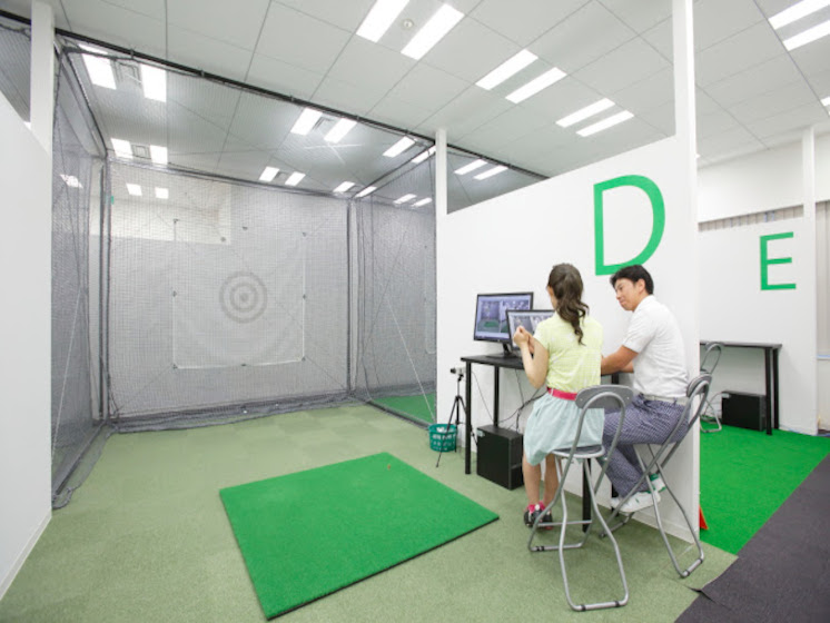 ゴルフ完全個室打席