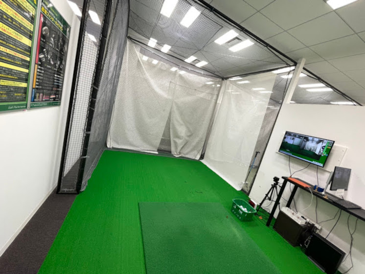 ゴルフ完全個室打席